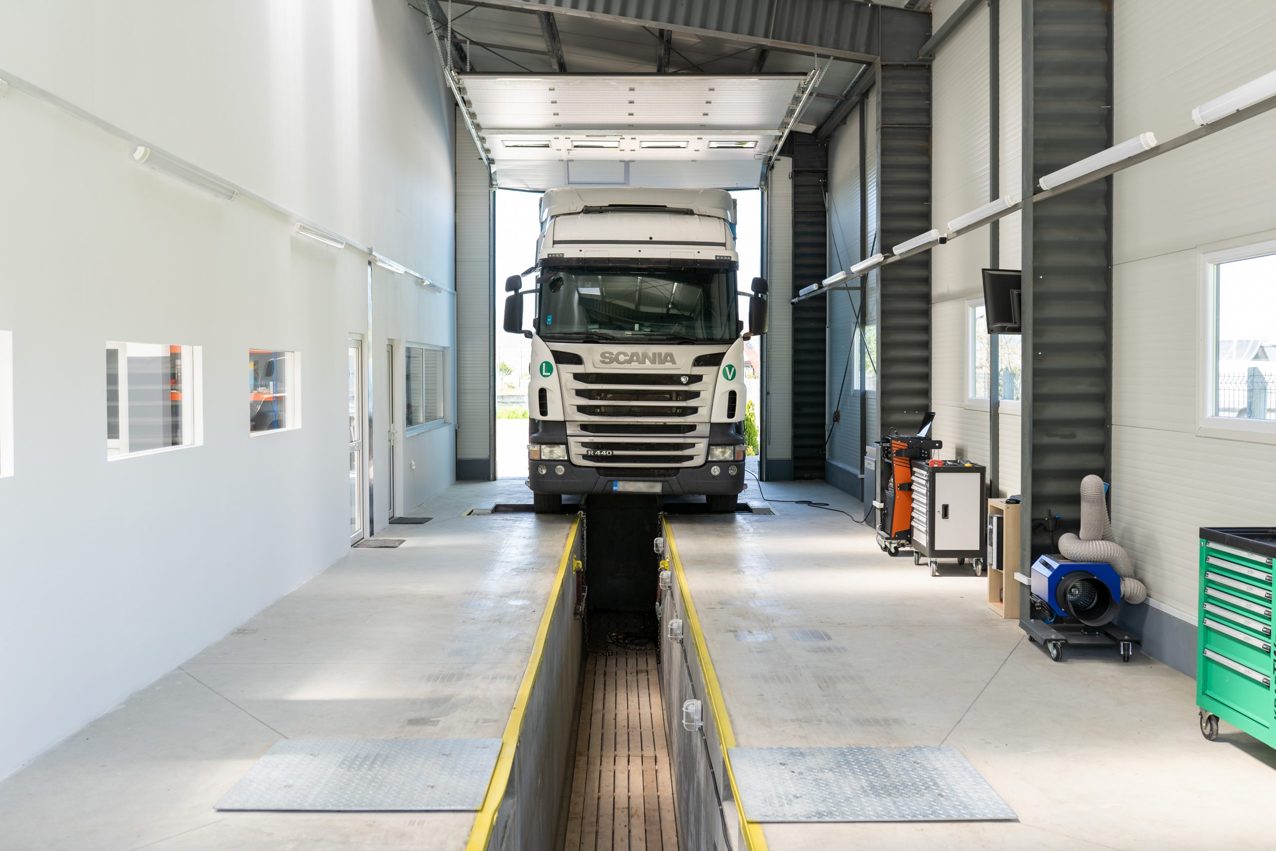 Bine ai venit laINTERSERVICE CAR&TRUCK